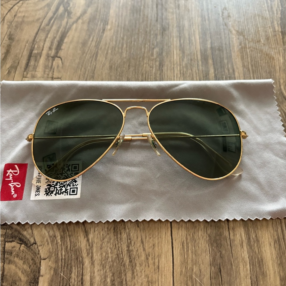 Ray-Ban Gold Frame Aviator Sunglasses